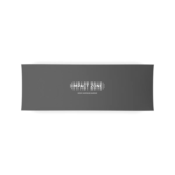 Alfombra gris con logo 'IMPACT ZONE' sobre fondo blanco