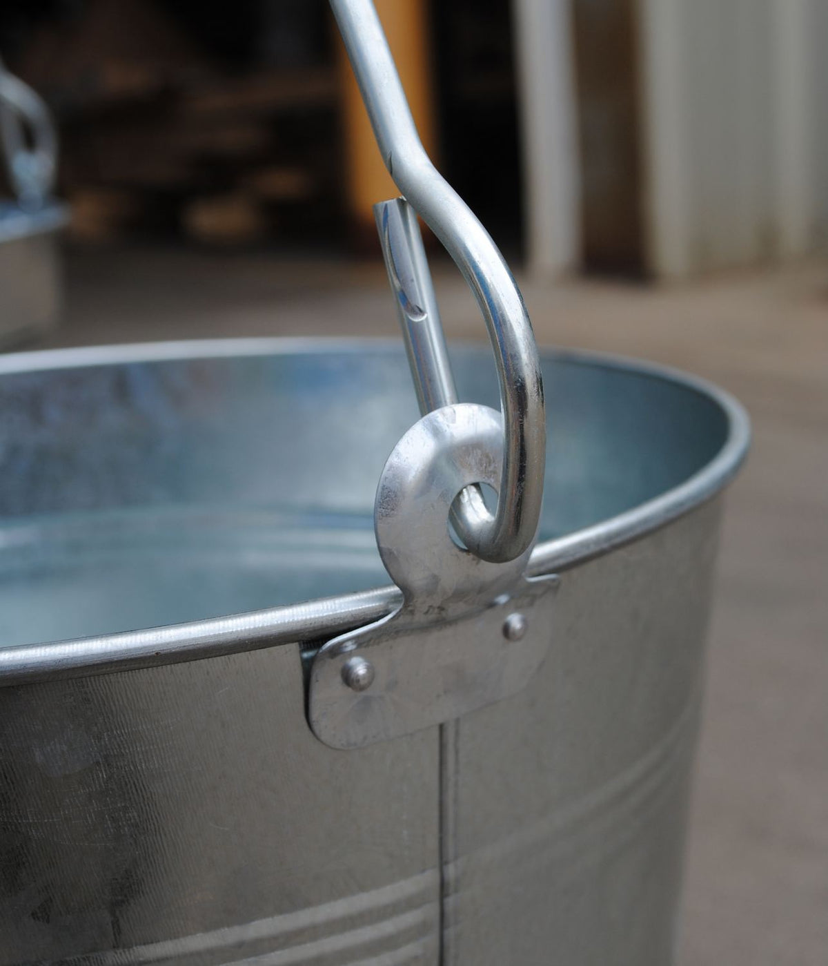Baldes galvanizados, de acero inoxidable y de bronce de Vestil Manufacturing Corp– – Ahora disponibles en MTN Shop US. - imagen 6