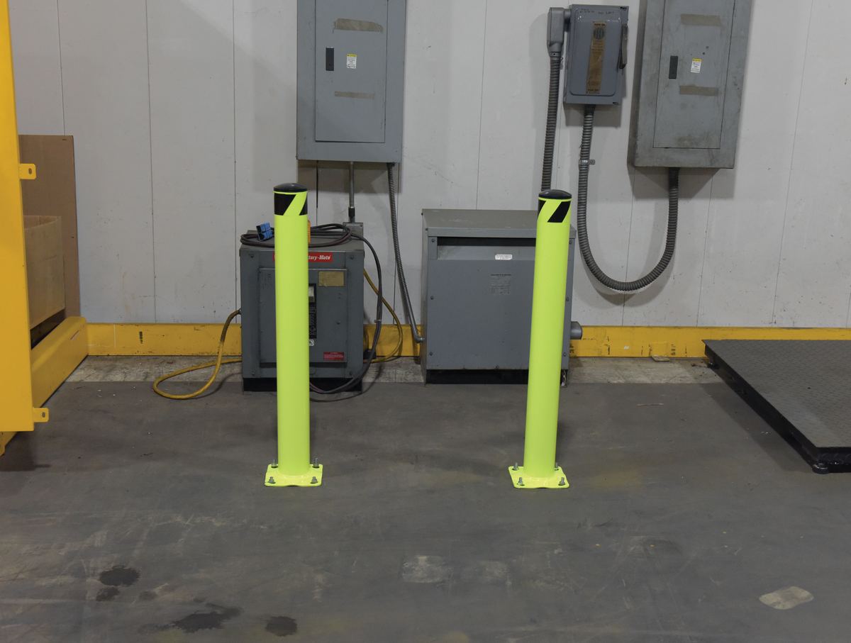 Bolardo de seguridad Vestil Manufacturing Corp - Amarillo fluorescente de alta visibilidad– – Ahora disponible en MTN Shop US. - imagen 3