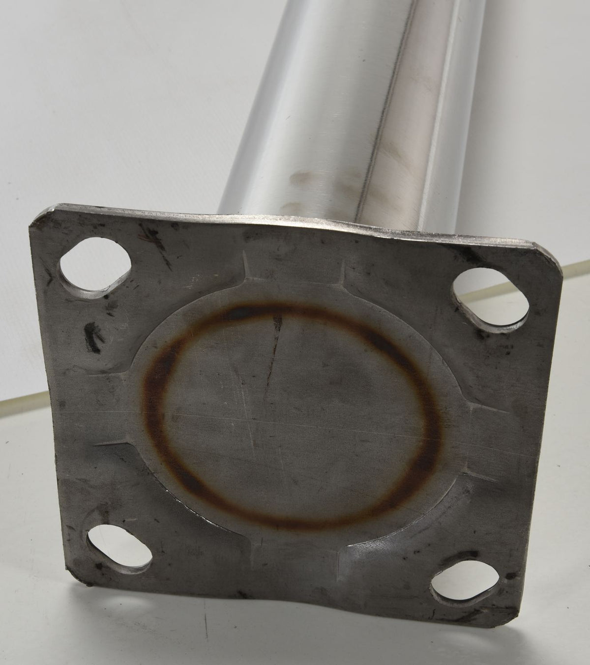 Bolardos de acero inoxidable Vestil Manufacturing Corp– – Ahora disponibles en MTN Shop US. - imagen 6