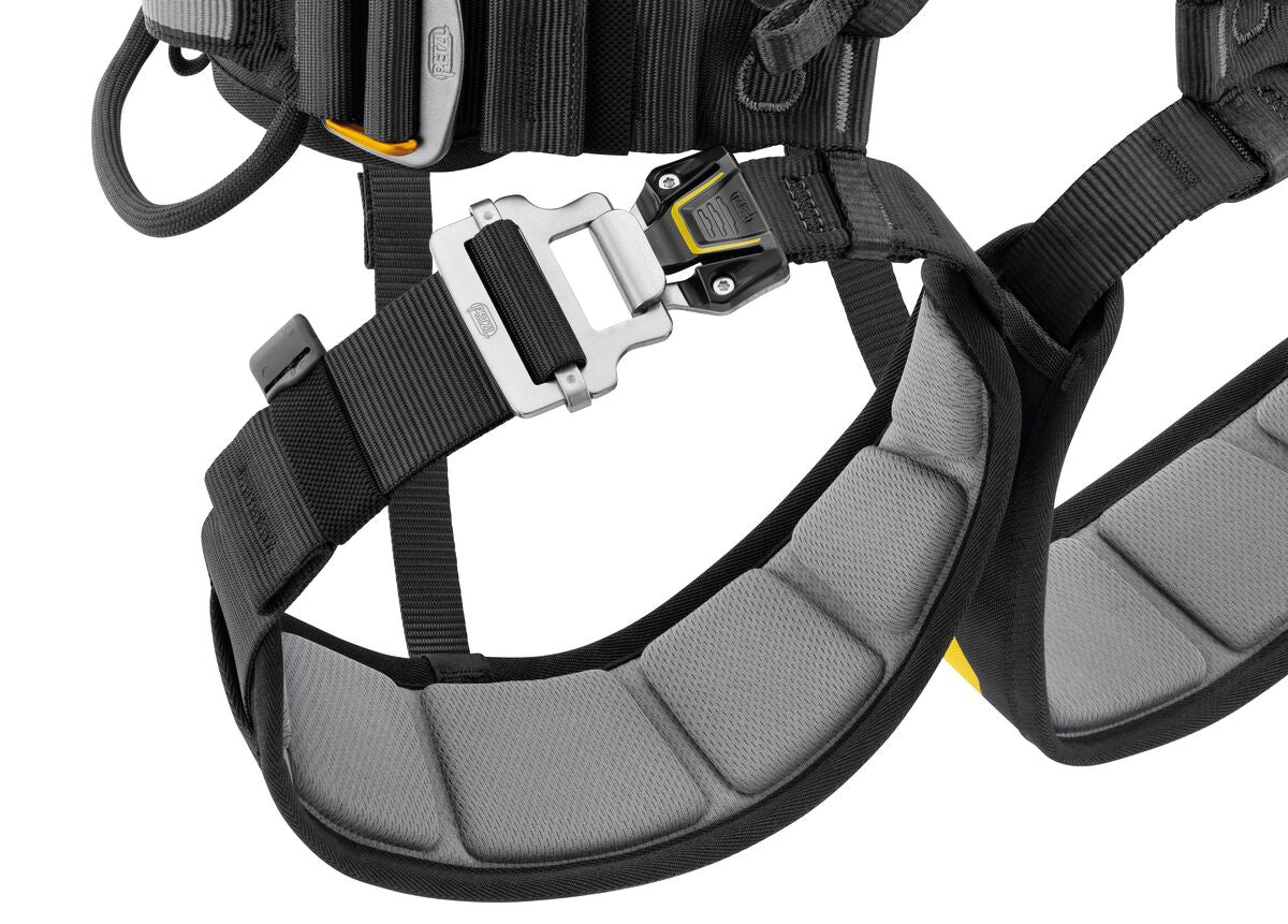 Arnés de rescate Petzl FALCON ASCENT: el Petzl FALCON ASCENT es un arnés de asiento ligero que cuenta con un punto de fijación ventral de dos partes que hace que las operaciones de rescate que implican ascenso por cuerda sean más eficientes. Disponible en 2 tamaños. Compra ahora. – Ahora disponible en MTN Shop US. - imagen 4