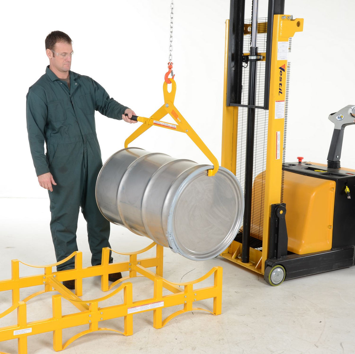 Pinza de tambor semiautomática horizontal de Vestil Manufacturing Corp– – Ahora disponible en MTN Shop US. - imagen 4