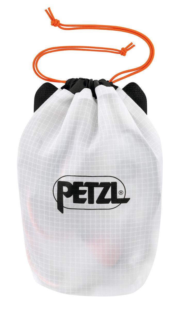 Linterna frontal Petzl NAO® RL: ¡con 750 lúmenes de potencia, NAO + establece el estándar para actividades nocturnas desafiantes! Es inteligente, programable y totalmente dedicado al rendimiento. – Ahora disponible en MTN Shop US. - imagen 9
