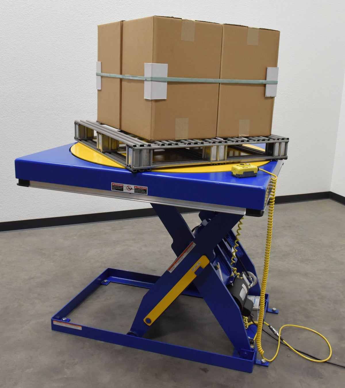 Carrusel incorporado manual de Vestil Manufacturing Corp para mesas de tijera– – Ahora disponible en MTN Shop US. - imagen 7