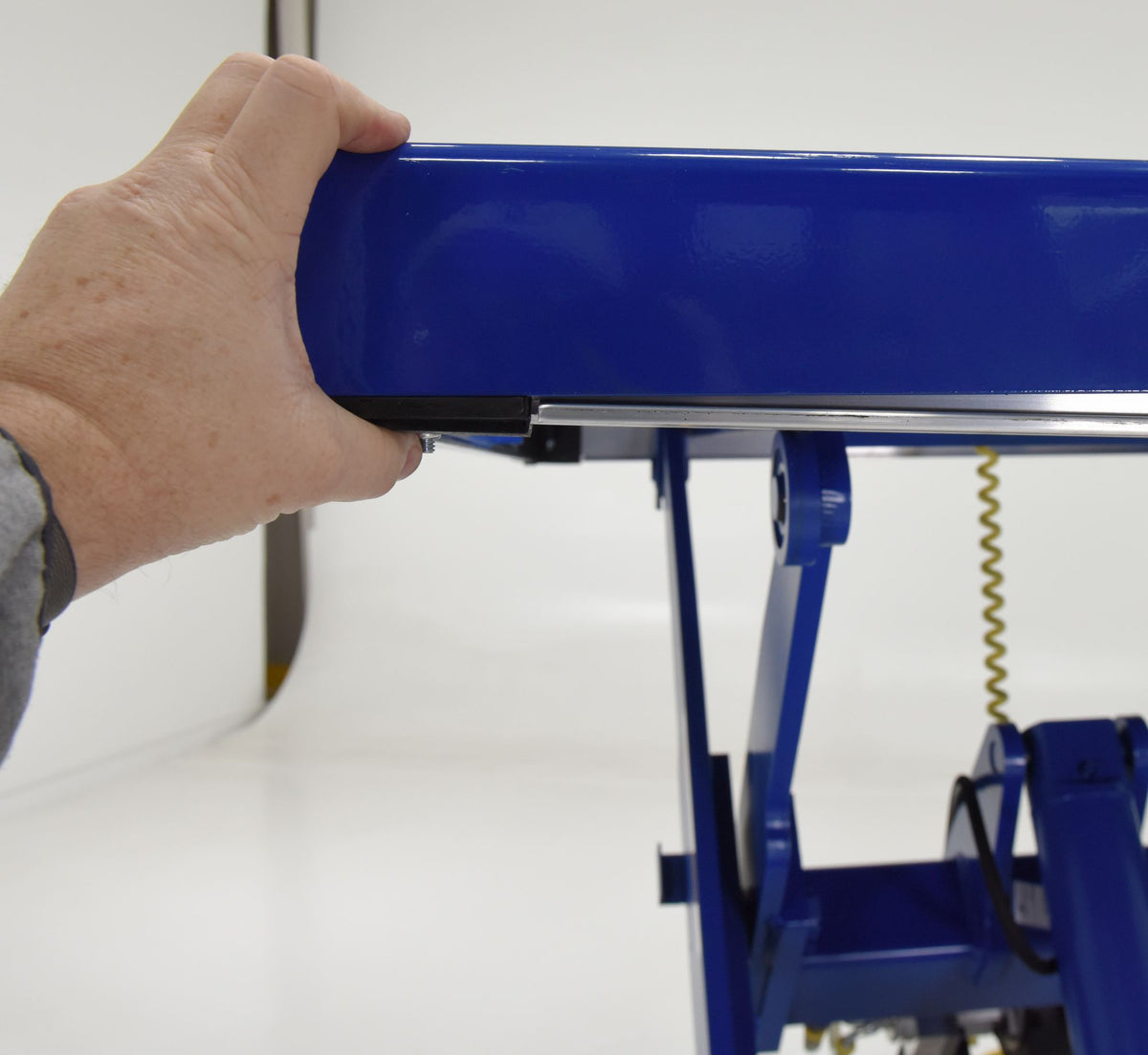 Mesas elevadoras de tijera hidráulicas eléctricas de Vestil Manufacturing Corp– – Ahora disponibles en MTN Shop US. - imagen 8