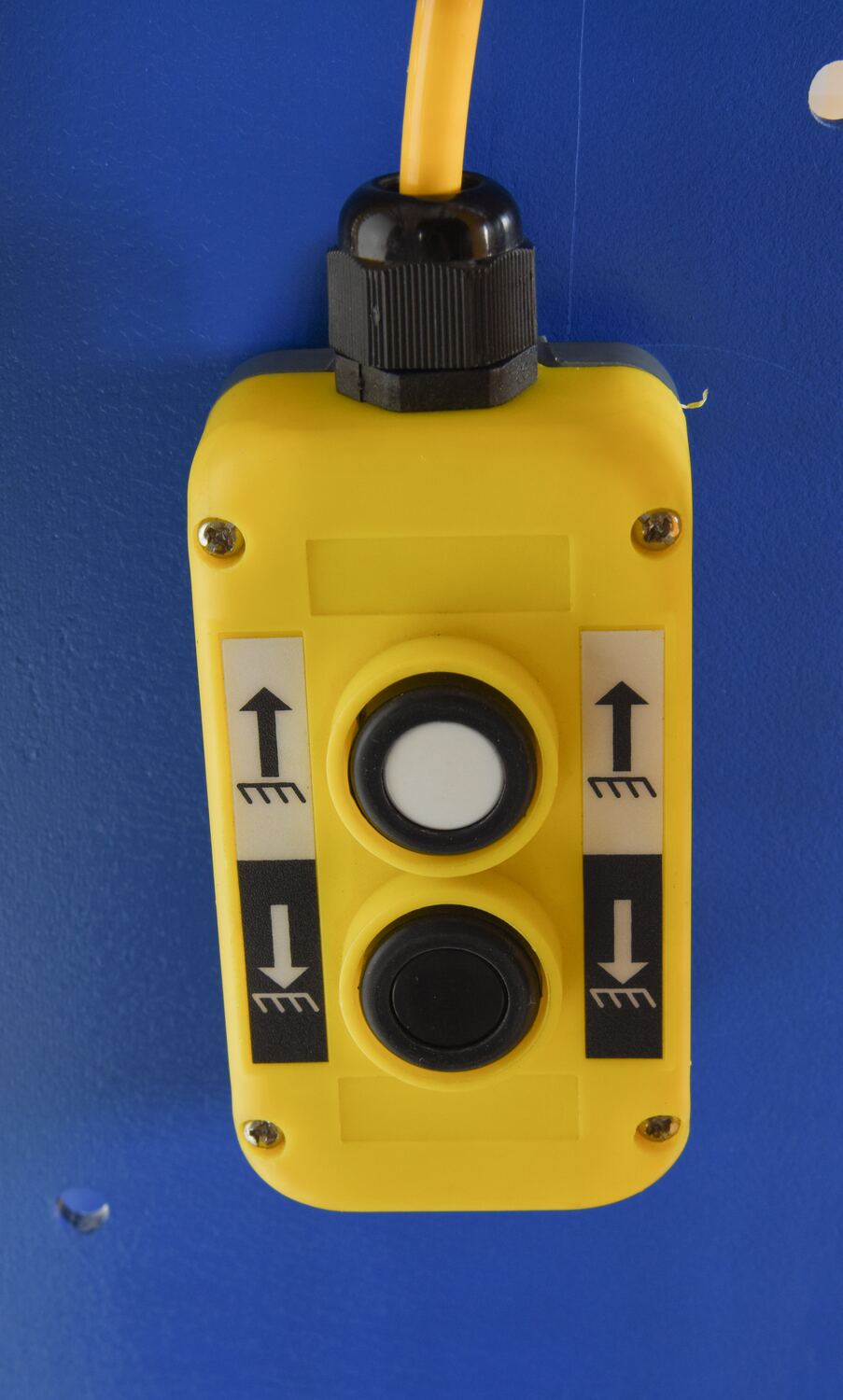 Volcadores de cajas eléctricos/hidráulicos de Vestil Manufacturing Corp– – Ahora disponibles en MTN Shop US. - imagen 3