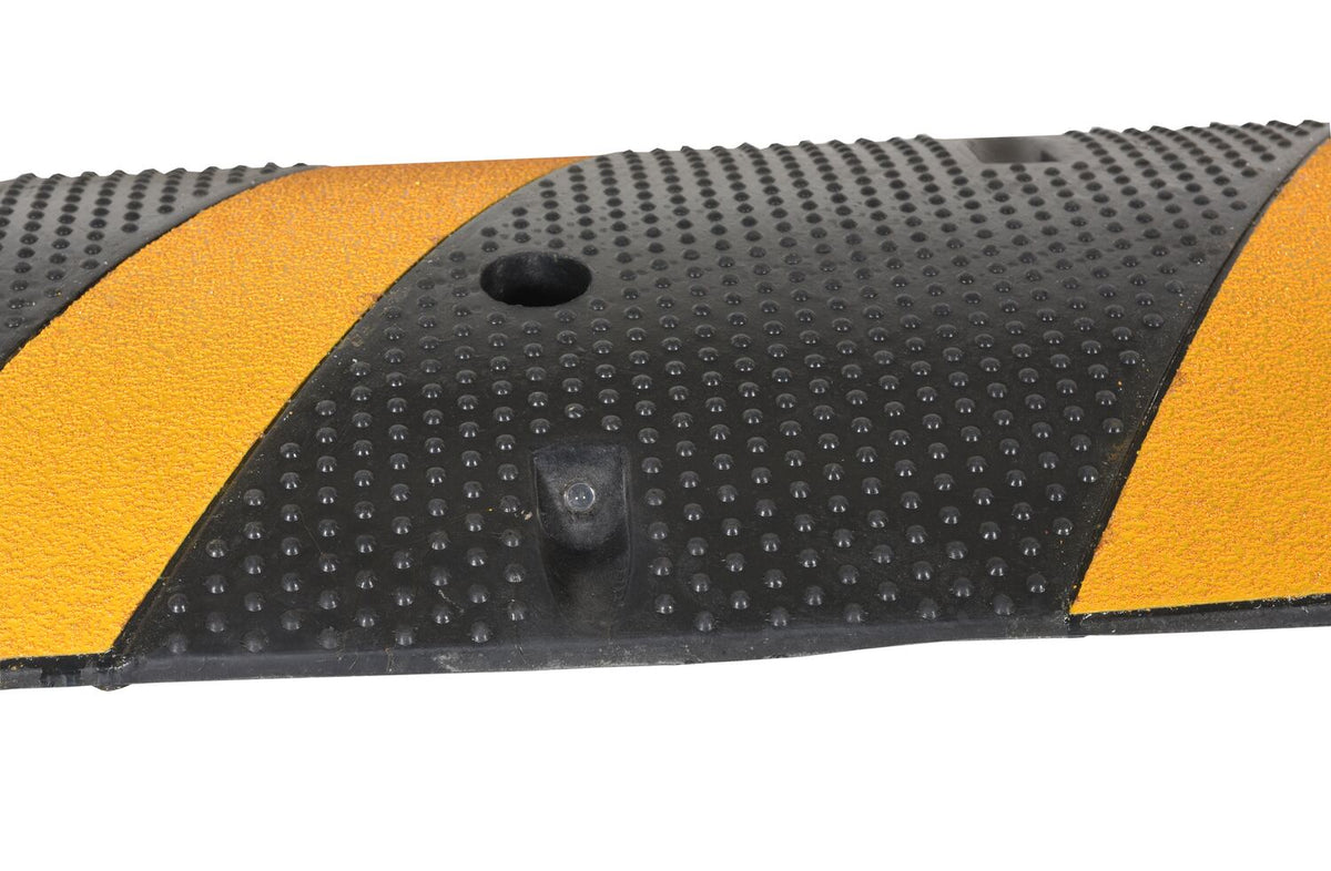 Topes de velocidad de caucho moldeado de Vestil Manufacturing Corp– – Ahora disponibles en MTN Shop US. - imagen 4