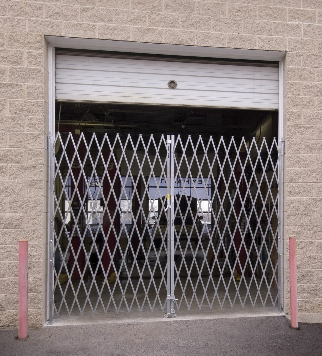 Puertas plegables galvanizadas de Vestil Manufacturing Corp– – Ahora disponibles en MTN Shop US. - imagen 2
