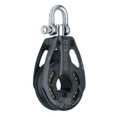 Polea única Harken Black Magic de 75 mm - Giratoria: las poleas Black Magic Air destacan en el manejo de cargas estáticas y dinámicas altas, particularmente en escenarios con desafíos de fricción, gracias a sus notables relaciones resistencia-peso y rodamientos de rodillos de alta carga y rodamiento libre. El versátil grillete de polea ofrece bloqueo o giro en doble dirección para evitar que la cuerda se tuerza. – Ahora disponible en MTN Shop US.