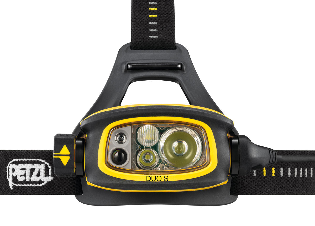 Linterna frontal Petzl DUO S (1100 lm): ultrapotente con 1100 lúmenes en modo BOOST, la linterna frontal DUO S funciona con una batería recargable. – Ahora disponible en MTN Shop US. - imagen 2