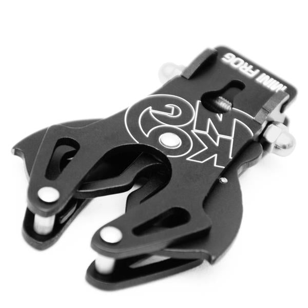 Kong Mini Frog Rope Connector– The Kong Mini Frog is a pocket-sized version of the popular Frog connector. The Mini Frog features the same engineering of the opening gates function with automatic closure. It is great for making leashes, suspension systems of professional cameras, lanyards for tools and so much more. Unlike the standard version, the mini is not a PPE and it is not suitable for human load. – Now available at MTN Shop US.