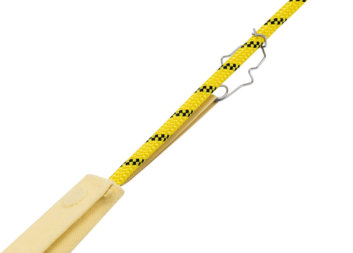 Petzl PROTEC Plus High Strength Rope Protector – The Petzl Protec Plus rope protector is a rope protector for protection against particularly abrasive surfaces or heat for recue work or working at a height. Thanks to its aramid construction, the Protec Plus is more durable than the tegular Protec. The protector is simple to install. The majority of ropes for professional use are compatible with the Protec bPLus as well as anchor straps. – Now available at MTN Shop US. - imagen 3