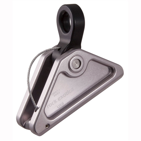 Rock Exotica rockGrab .625 with 90° jaw– The rockGrab 90° is an advanced design over the traditional rope grab/adjuster. Featuring a 90° connection point. – Now available at MTN Shop US.