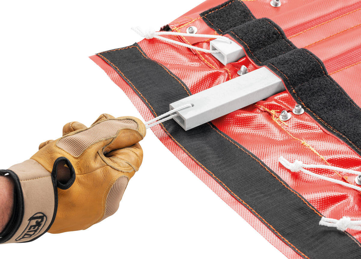 Cama de rescate en espacios confinados Petzl NEST: tirantes longitudinales y placas transversales - imagen 5