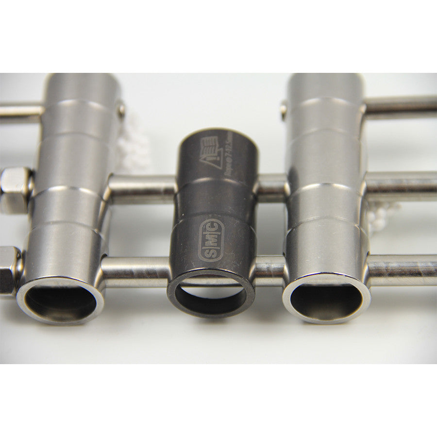 Parrilla de freno PMI SMC - Micro U Rack de acero inoxidable con barras: el SMC Micro U Rack es el más pequeño y liviano de todos los SMC Rappel Racks. Este soporte es ideal para escalada deportiva, espeleología y escenarios de rápel largo. Ahora disponible en MTN Shop EE. UU. - imagen 3