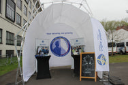 Konligo AK400 event structure featuring a full printed inner backdrop, ideal for public events and exhibitions – now available on MTN SHOP US. - imagen 6