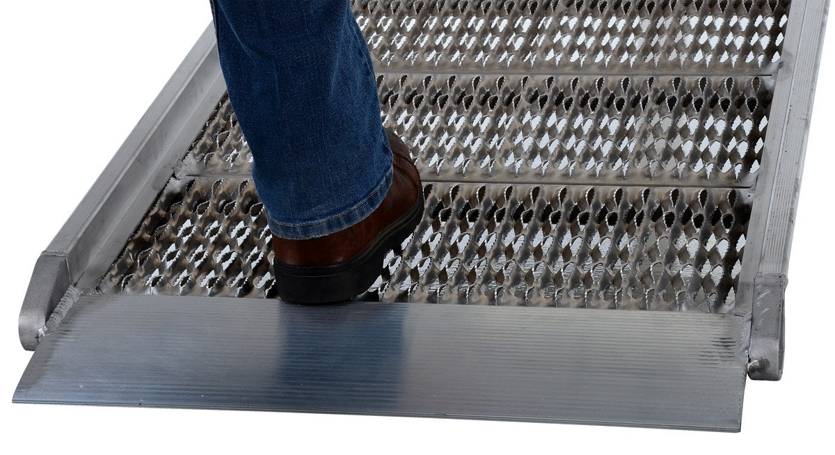 Rampas para caminar con puntal de agarre de aluminio de Vestil Manufacturing Corp– – Ahora disponibles en MTN Shop US. - imagen 4