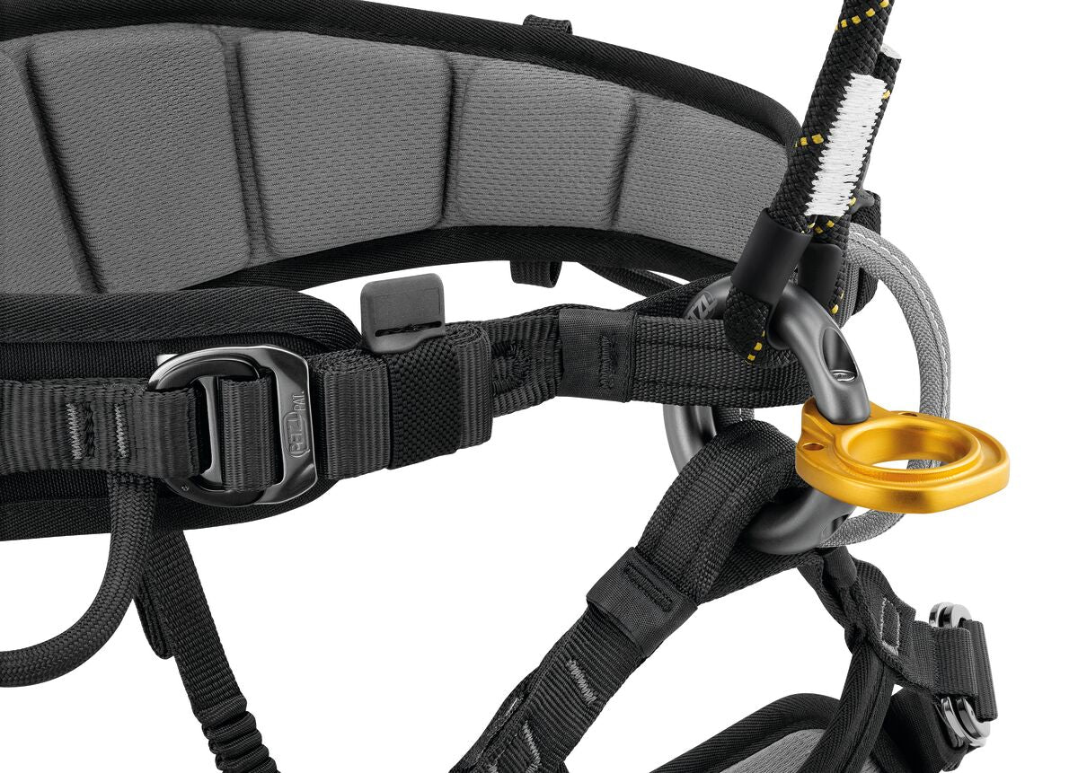 Arnés de rescate Petzl FALCON MOUNTAIN: el Petzl FALCON MOUNTAIN es un arnés de asiento muy ligero para operaciones de rescate que implican escalada técnica. Presenta una construcción de puente que favorece la progresión con las técnicas de escalada. Disponible en 2 tamaños. Compra ahora. – Ahora disponible en MTN Shop US. - imagen 5