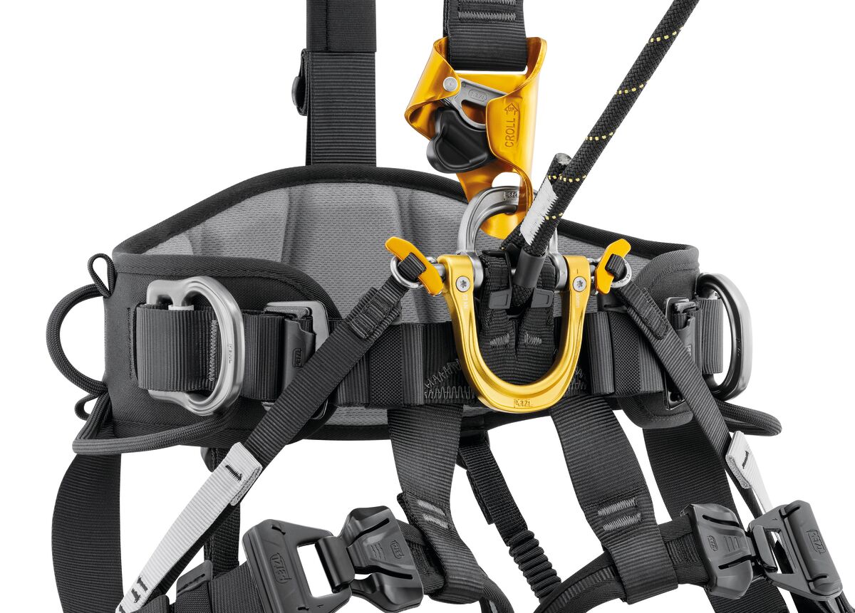 Petzl ASTRO® Versión internacional (profesional y táctica): el arnés de cuerpo completo Petzl Astro® Bod Fast está diseñado para una mayor eficiencia y comodidad durante los ascensos por cuerda. Incluye punto de fijación ventral cerrado para una integración óptima del equipo. Disponible en varios tamaños. Compra ahora. – Ahora disponible en MTN Shop US. - imagen 2