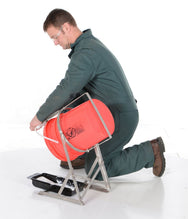 Volcadores de cubos manuales de Vestil Manufacturing Corp– – Ahora disponibles en MTN Shop US. - imagen 2