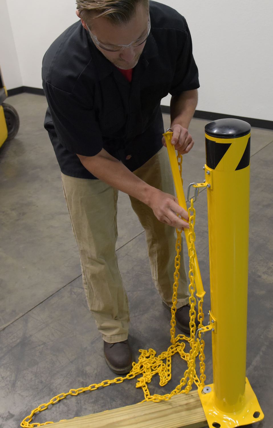Sistemas de barrera de bolardo con cadena para muelles de Vestil Manufacturing Corp– – Ahora disponibles en MTN Shop US. - imagen 7