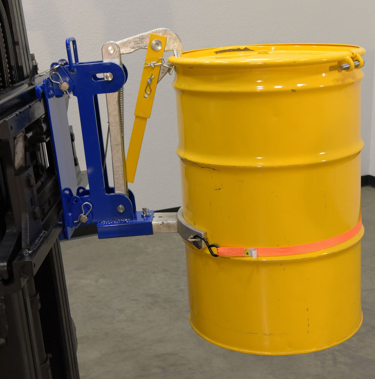 Elevador de tambor montado en carro de Vestil Manufacturing Corp– – Ahora disponible en MTN Shop US. - imagen 7