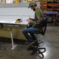 Silla y taburete de trabajo ergonómicos de Vestil Manufacturing Corp– – Ahora disponible en MTN Shop US. - imagen 3