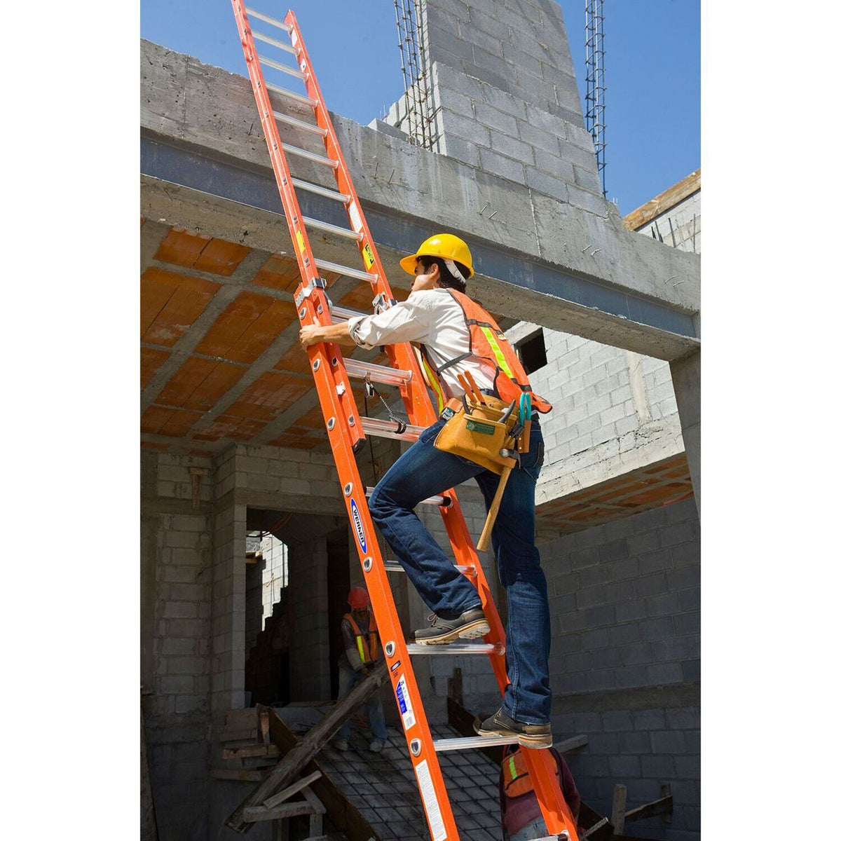 Escaleras extensibles de fibra de vidrio de Vestil Manufacturing Corp con peldaños de aluminio: ahora disponibles en MTN Shop US. - imagen 3