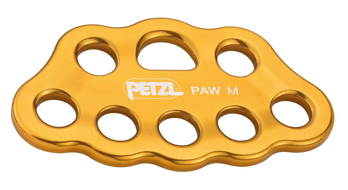 Placa Petzl Paw Rigging (táctica): disponible en tres tamaños. La placa de montaje PAW sirve para organizar la estación de trabajo y crear sistemas de anclajes múltiples. – Ahora disponible en MTN Shop US. - imagen 7