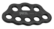 Placa Petzl Paw Rigging (táctica): disponible en tres tamaños. La placa de montaje PAW sirve para organizar la estación de trabajo y crear sistemas de anclajes múltiples. – Ahora disponible en MTN Shop US. - imagen 4