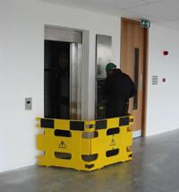 Barricadas multiusos de Vestil Manufacturing Corp– – Ahora disponibles en MTN Shop US. - imagen 2