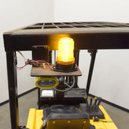 Luz de advertencia y seguridad para carretillas elevadoras de Vestil Manufacturing Corp– – Ahora disponible en MTN Shop US. - imagen 2