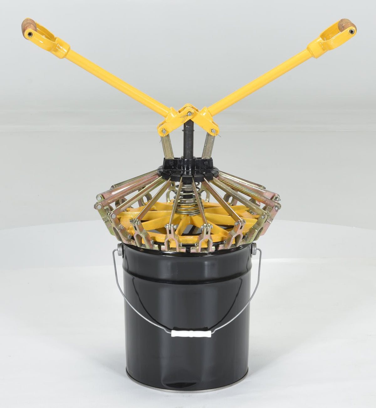 Herramienta de cierre de tapa de cubo de acero de Vestil Manufacturing Corp– – Ahora disponible en MTN Shop US. - imagen 6