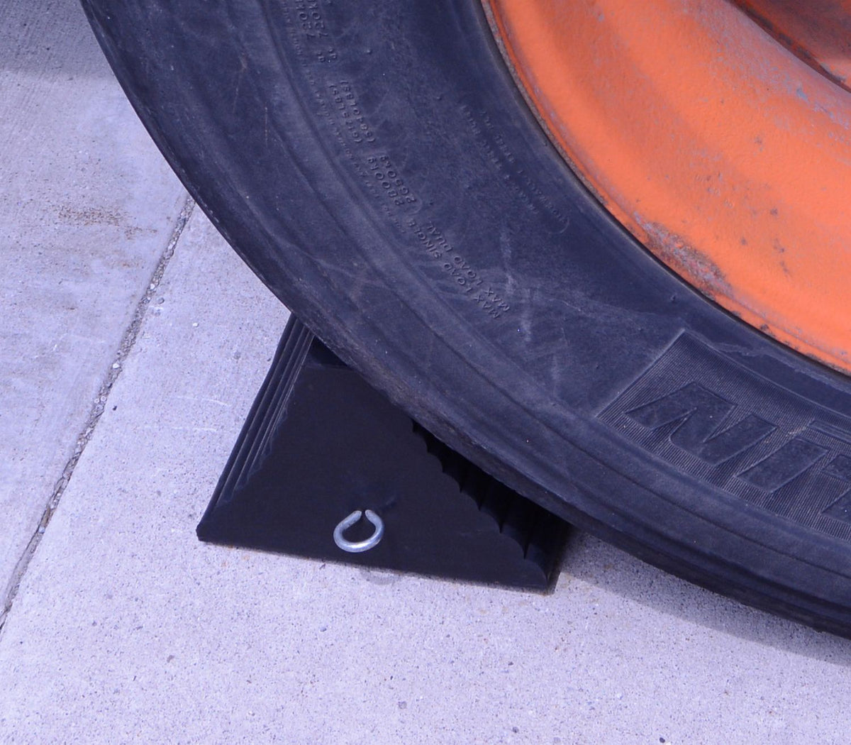 Calzos de goma para ruedas de Vestil Manufacturing Corp– – Ahora disponibles en MTN Shop US. - imagen 3