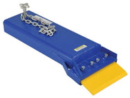 Raspador de piso para carretilla elevadora Vestil Manufacturing Corp– – Ahora disponible en MTN Shop US. - imagen 4
