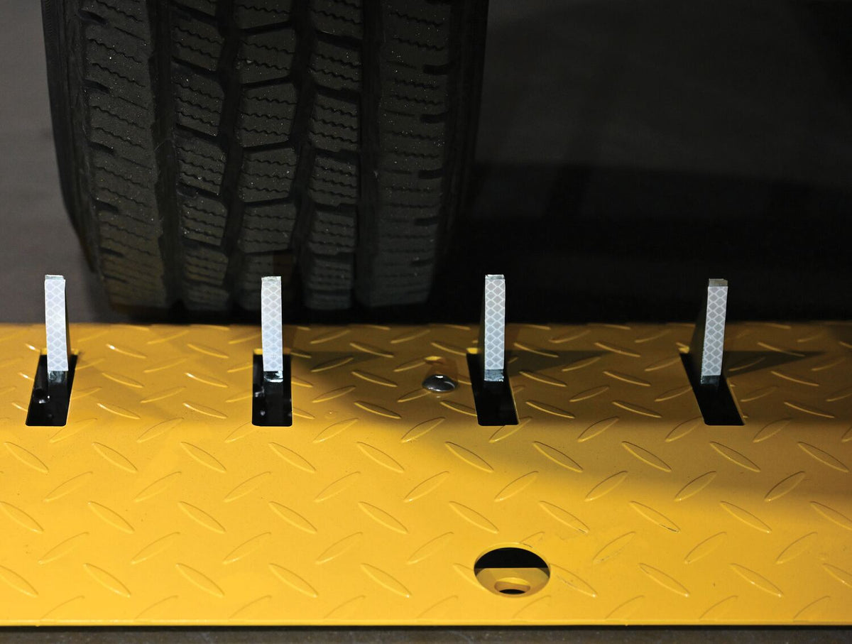 Tope de velocidad con picos (anti-respaldo) de Vestil Manufacturing Corp– – Ahora disponible en MTN Shop US. - imagen 7