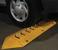 Tope de velocidad con picos (anti-respaldo) de Vestil Manufacturing Corp– – Ahora disponible en MTN Shop US. - imagen 8