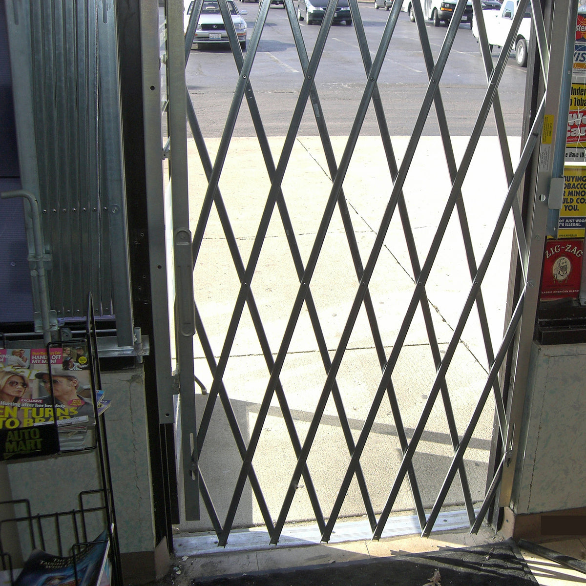 Puertas de tijera galvanizadas de Vestil Manufacturing Corp– – Ahora disponibles en MTN Shop US. - imagen 5