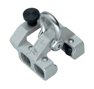 Carro de freno Harken TR31: el carro de freno Harken TR31, una solución de vanguardia para sus necesidades de retención de caídas durante operaciones de inspección, mantenimiento o traslado de embarcaciones piloto. Este innovador sistema de rieles y carros Tight Radius sirve como punto de anclaje móvil, brindando seguridad y conveniencia incomparables. – Ahora disponible en MTN Shop US.