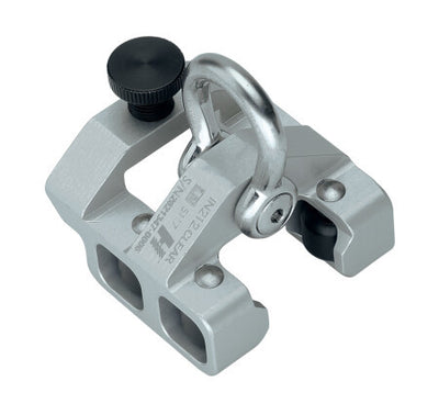 Carro de freno Harken TR31: el carro de freno Harken TR31, una solución de vanguardia para sus necesidades de retención de caídas durante operaciones de inspección, mantenimiento o traslado de embarcaciones piloto. Este innovador sistema de rieles y carros Tight Radius sirve como punto de anclaje móvil, brindando seguridad y conveniencia incomparables. – Ahora disponible en MTN Shop US.