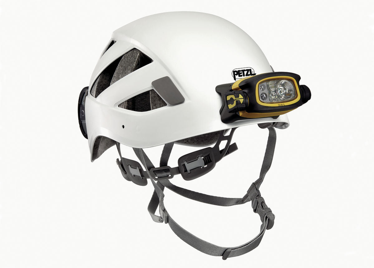 Linterna frontal Petzl DUO S (1100 lm): ultrapotente con 1100 lúmenes en modo BOOST, la linterna frontal DUO S funciona con una batería recargable. – Ahora disponible en MTN Shop US. - imagen 5