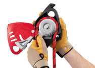 Dispositivo de descenso/aseguramiento Petzl MAESTRO® L - Instalación de cuerda rápida y sencilla - imagen 3