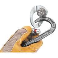 Petzl Coeur Bolt Hanger (20uds) – Anclaje de acero compuesto por un colgador COEUR STEEL, un perno y una tuerca, diseñado para uso interior, disponible en 10 o 12 mm de diámetro. – Ahora disponible en MTN Shop US. - imagen 2