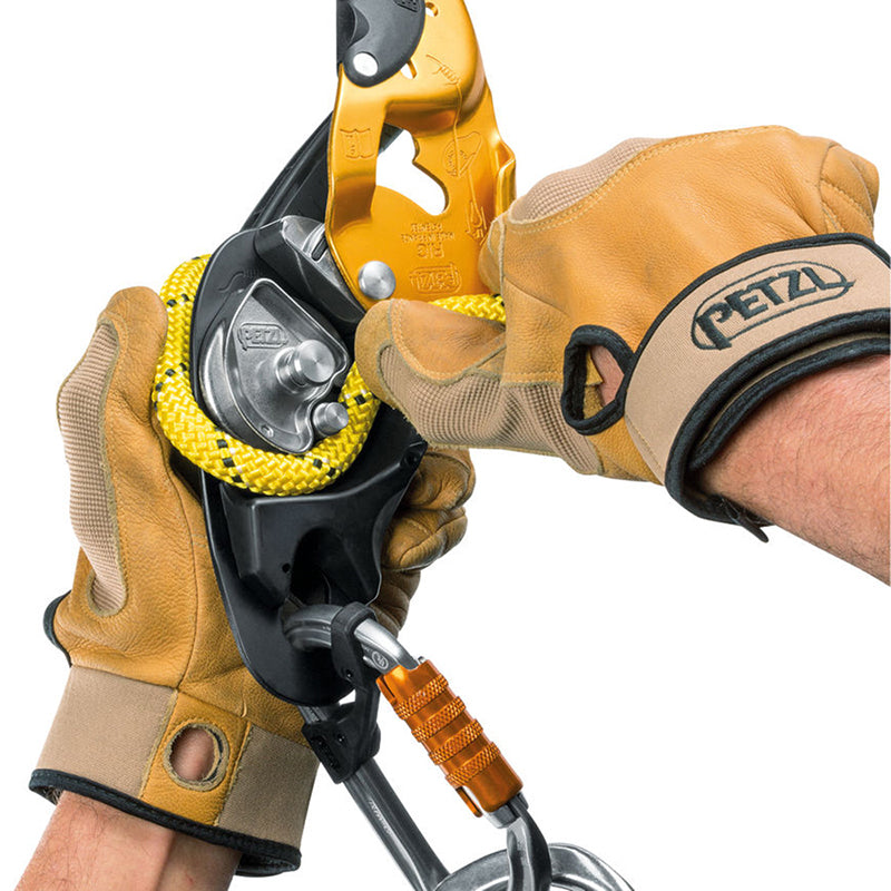 Cuerda estática Petzl Parallel: la cuerda kernmantel de baja elasticidad PARALLEL de 10,5 mm está diseñada para trabajos verticales en cuerda. El pequeño diámetro garantiza muy buenas prestaciones en términos de flexibilidad y peso. – Ahora disponible en MTN Shop US. - imagen 2