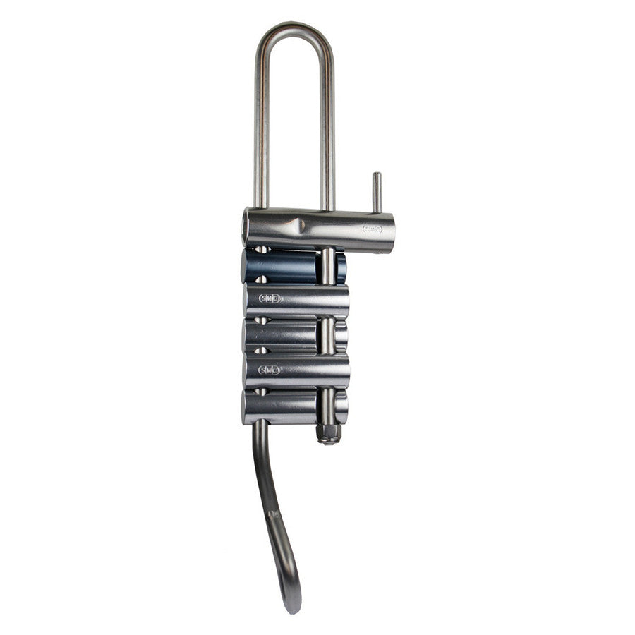 Kit de cremallera de freno PMI SMC - Ojo de 90 grados NFPA: este kit de cremallera de freno SMC que cumple con NFPA incluye un ojo de 90 grados para usar con arneses con un anillo en D frontal cosido. Configuración en configuración izquierda o derecha. – Ahora disponible en MTN Shop US. - imagen 2